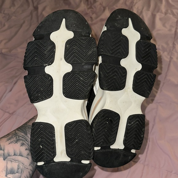 Steve Madden Possession - Picture 4 of 5